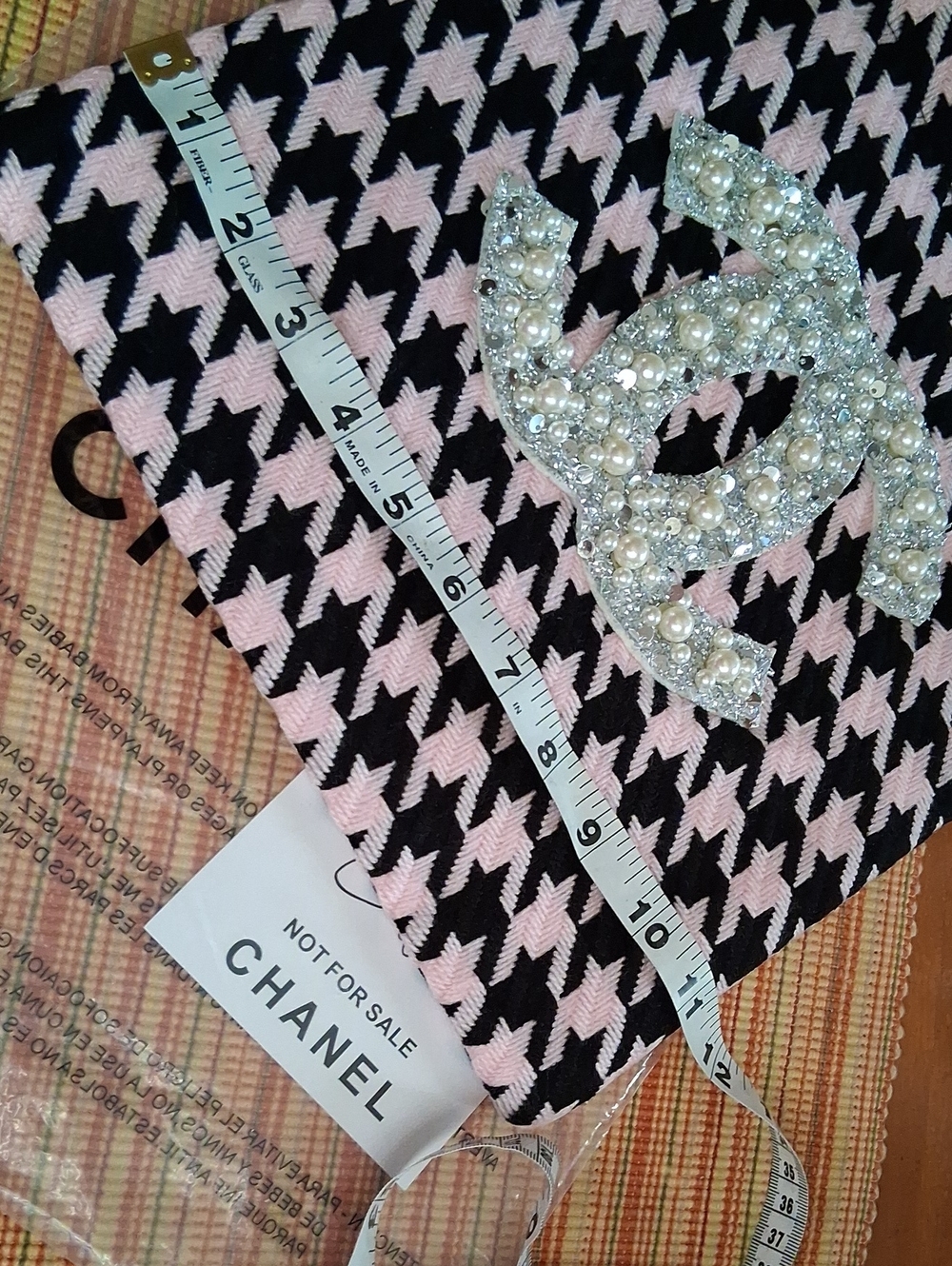 Chanel GWP Pink & Black Houndstooth Tote with Pearl CC Logo - Picture 12 of 13